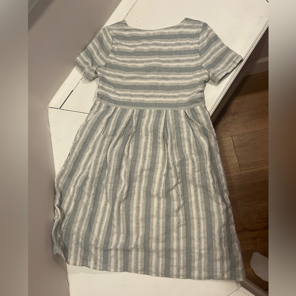 Cute striped dress! 💙